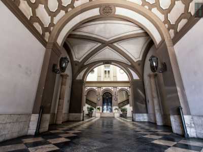 Il suo androne � considerato il pi� bello di Bari